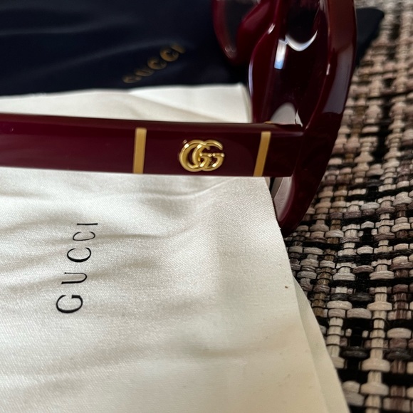 Gucci sunglasses in burgundy - Picture 7 of 8